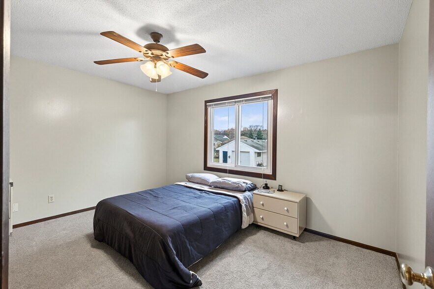More Photos Of 5531 Maryland Ave N, New Hope Apartments For Sale