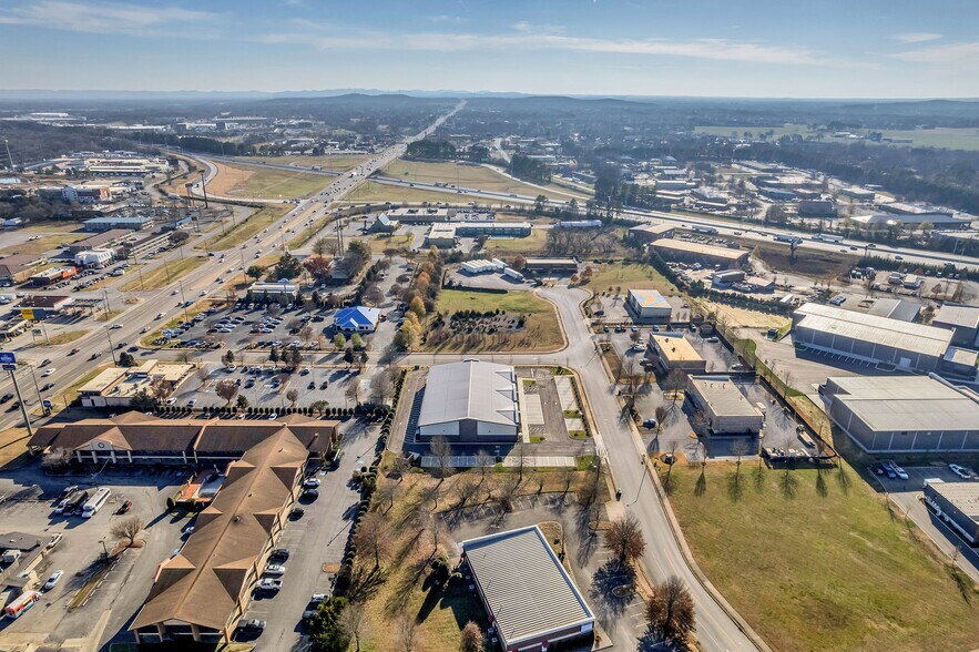 More Photos Of 1925 Business Campus Dr, Murfreesboro Service For Lease