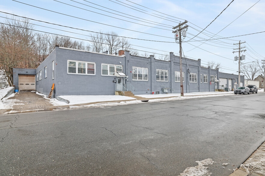 More Photos Of 105-119 Sprague Ave, Middletown Manufacturing For Lease
