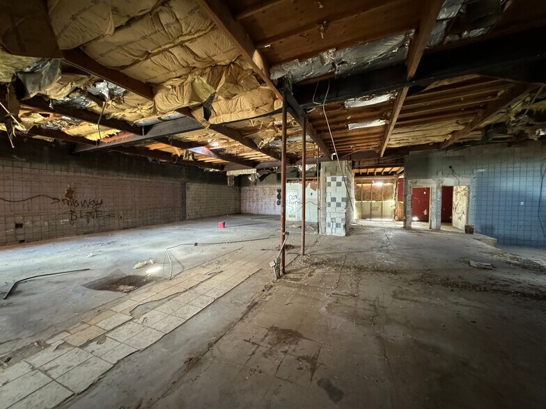 More Photos Of 1790 W Hobsonway, Blythe Bowling Alley For Sale