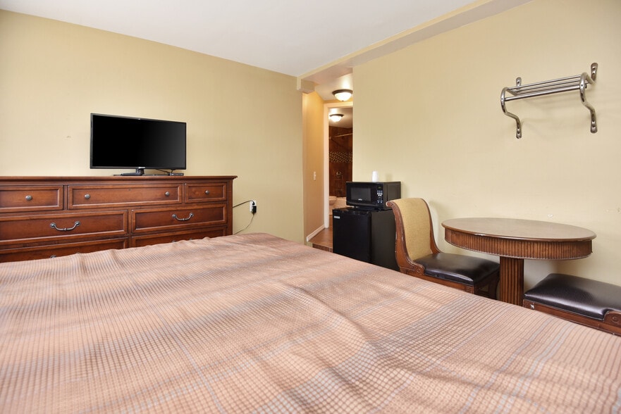 More Photos Of 808 S Atlantic Ave, Daytona Beach Hospitality For Sale