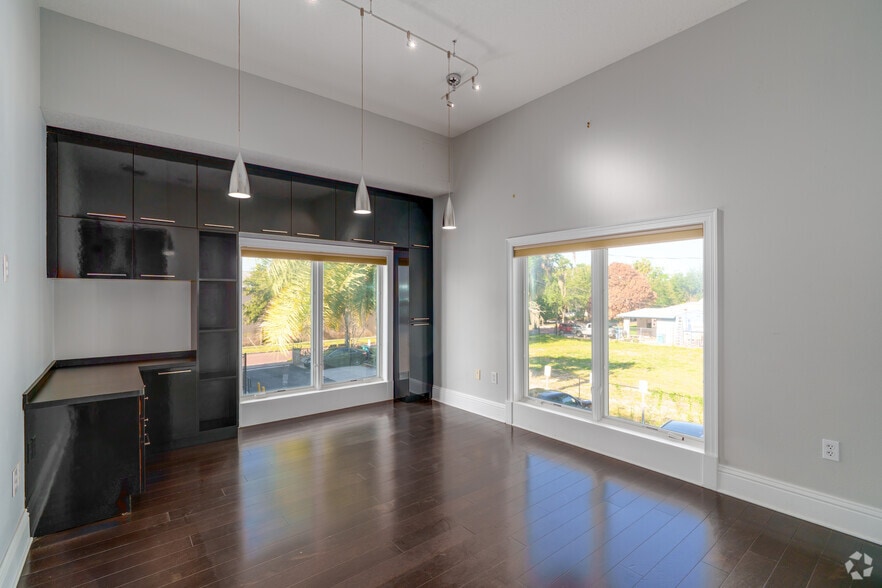 More Photos Of 2100 N Orange Ave, Orlando Medical For Sale