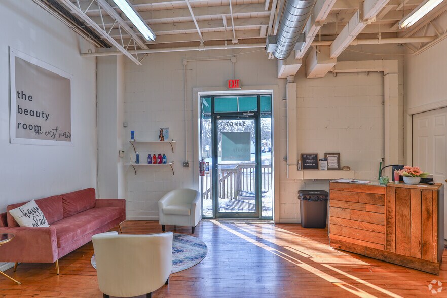 More Photos Of 900 E Main St, Easley Storefront Retail Office For Lease