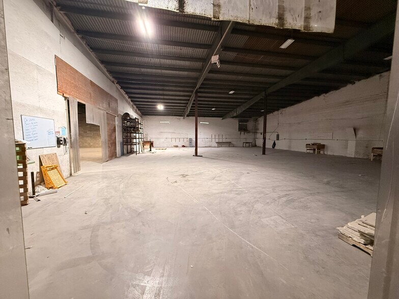 More Photos Of 451 Gordon St, Roseville Warehouse For Lease