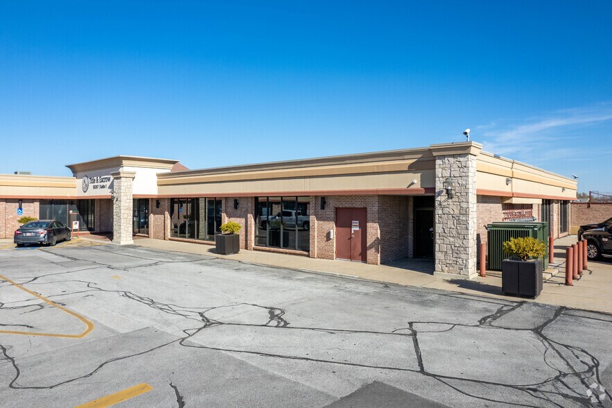 More Photos Of 13057 W Center Rd, Omaha Office For Lease