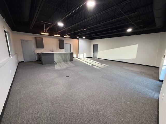 More Photos Of 3819 S 148th St, Omaha Service For Lease