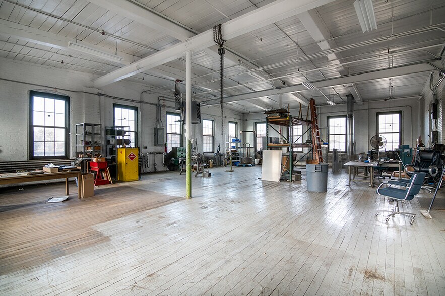 More Photos Of 248 Pine St, Pawtucket Warehouse For Sale