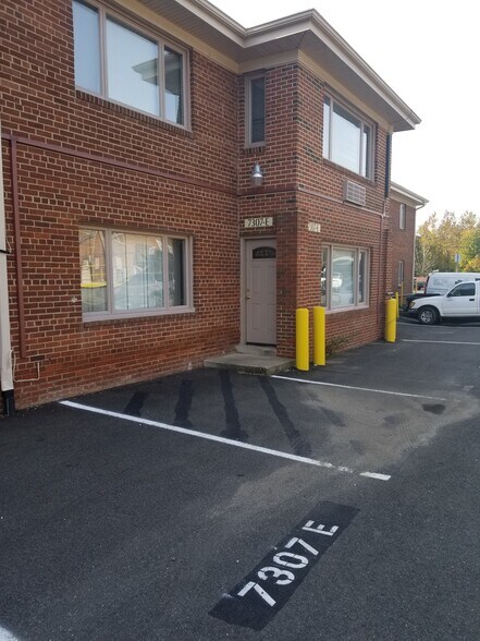 More Photos Of 7311 Highland St, Springfield Warehouse For Lease