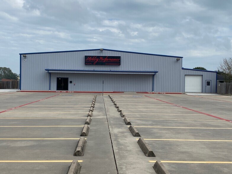 More Photos Of 951 Columbia Memorial Pky, Kemah Warehouse For Lease