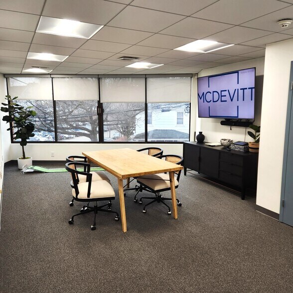 More Photos Of 71 Arch St, Greenwich Office For Lease