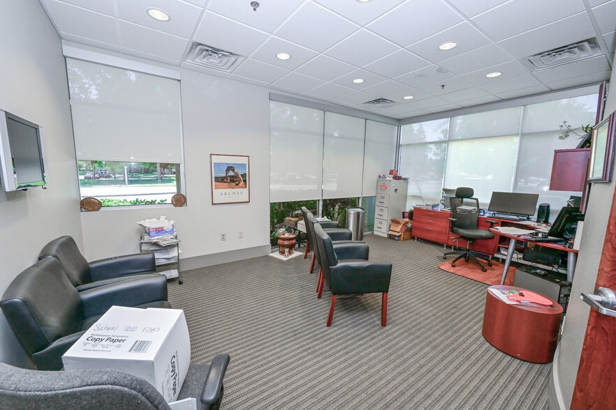 More Photos Of 7055 N Chestnut Ave, Fresno Medical For Sale