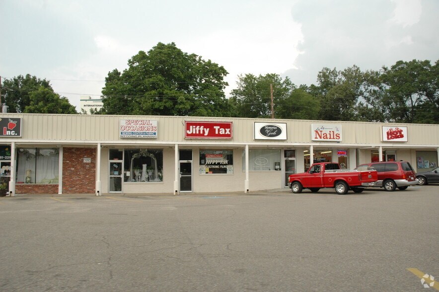 More Photos Of 653 E Madison Ave, Bastrop General Retail For Lease