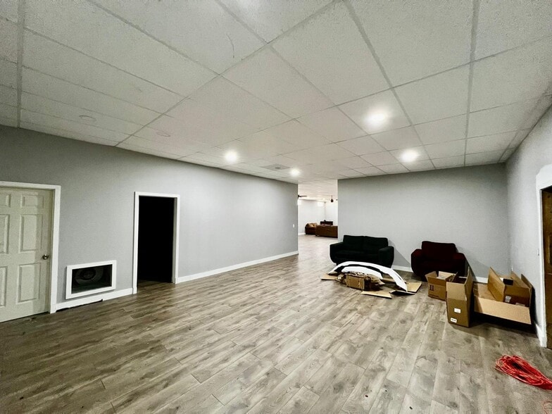 More Photos Of 6450 E Hancock St, Detroit Warehouse For Sale