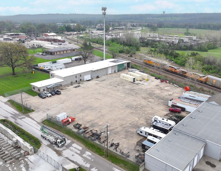 Primary Photo Of 13625 Oak St, Kansas City Warehouse For Lease