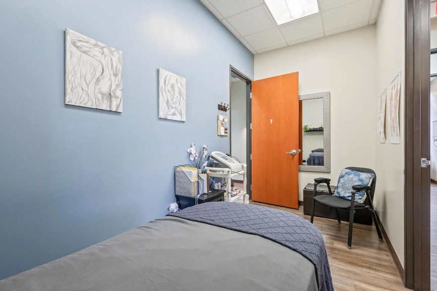 More Photos Of 16515 S 40th St, Phoenix Office For Sale