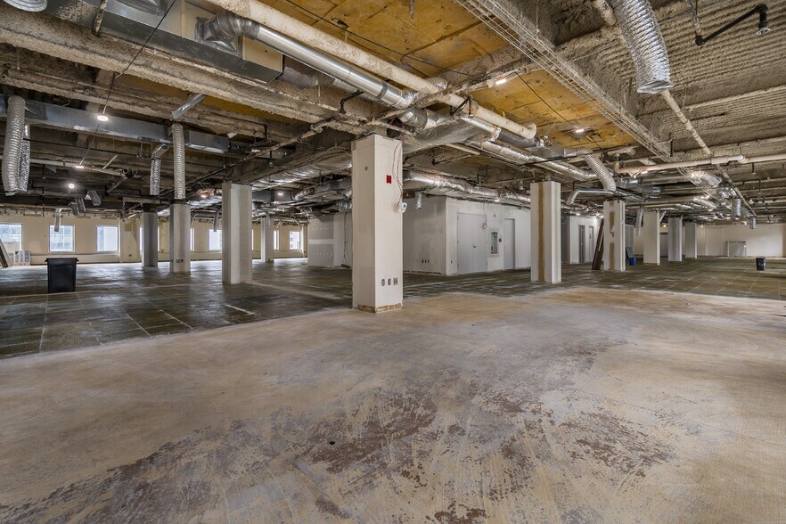 More Photos Of 55-75 Erieview Plz, Cleveland Office For Sale