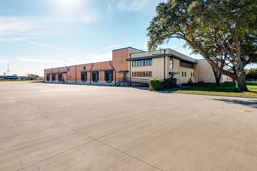 Primary Photo Of 904 Regal Row, Dallas Refrigeration Cold Storage For Lease