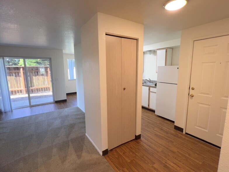 More Photos Of 937 SE Sheridan Rd, Sheridan Apartments For Sale