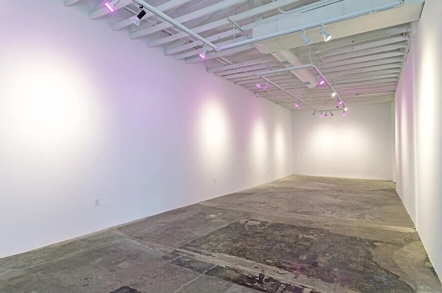 More Photos Of 217 Fairview Ave, Houston Freestanding For Lease