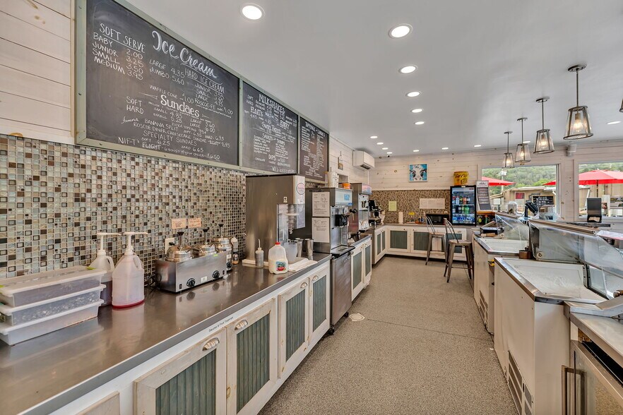 More Photos Of 1908 Old Route 17, Roscoe Restaurant For Sale