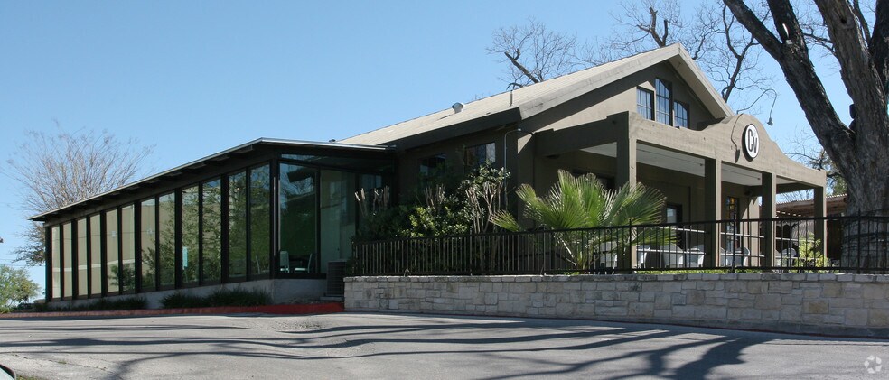 More Photos Of 7310 Jones Maltsberger Rd, San Antonio Restaurant For Sale