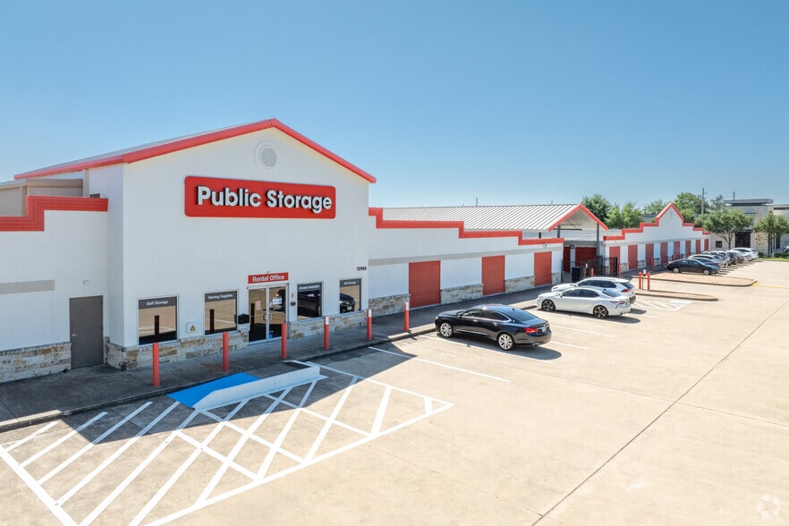 More Photos Of 12906 Fry Rd, Cypress Light Distribution For Lease