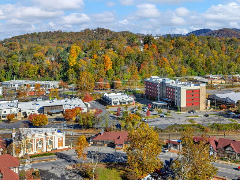 More Photos Of 30 Lodge St, Asheville Restaurant For Sale