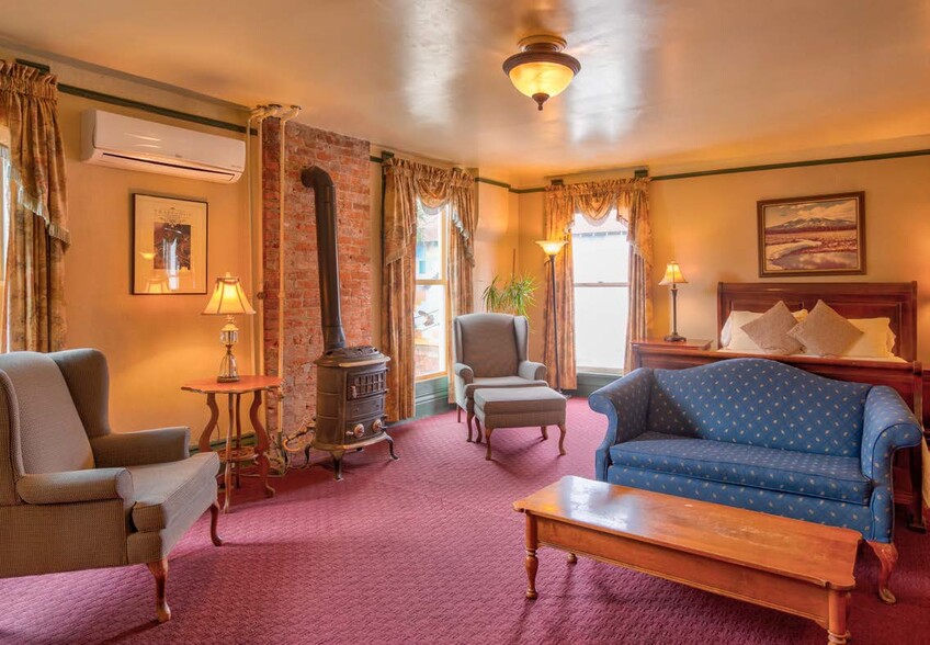 More Photos Of 23 N Leroux St, Flagstaff Hotel For Sale