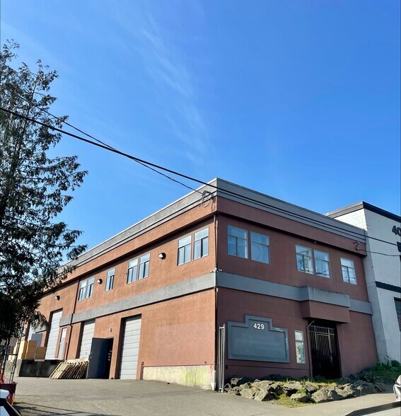 More Photos Of 429 Hillside Av, Victoria Industrial For Sale