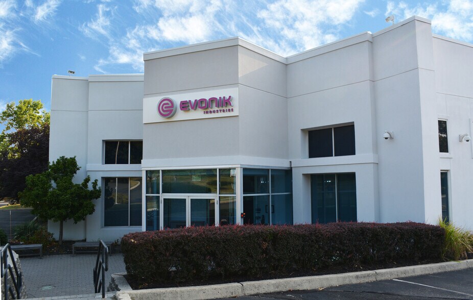 More Photos Of 723 Electronic Dr, Horsham Township Light Manufacturing For Sale