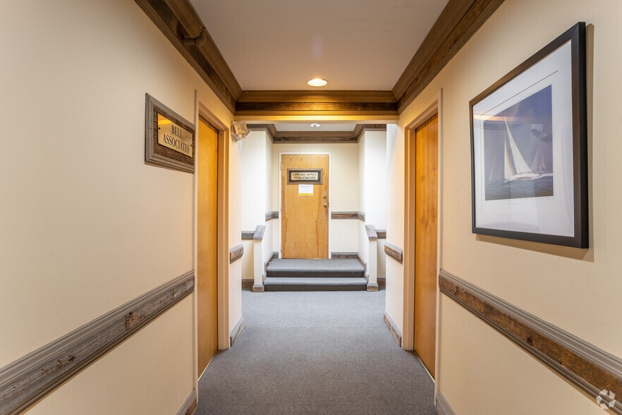 More Photos Of 79 E Putnam Ave, Greenwich Office For Lease