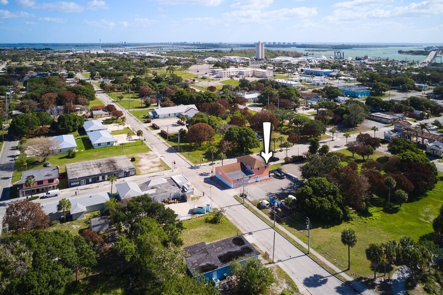 More Photos Of 464 N 9th St, Fort Pierce General Retail For Sale