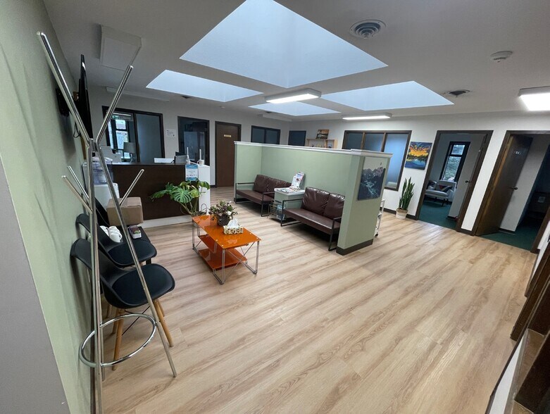 More Photos Of 951 Fitzgerald Av, Courtenay Office For Lease