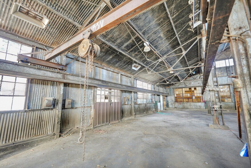 More Photos Of 501 Hillcrest Ave, Odessa Warehouse For Sale