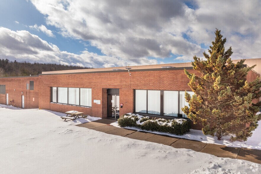 More Photos Of 10 Schultz Drive, Delano Warehouse For Lease