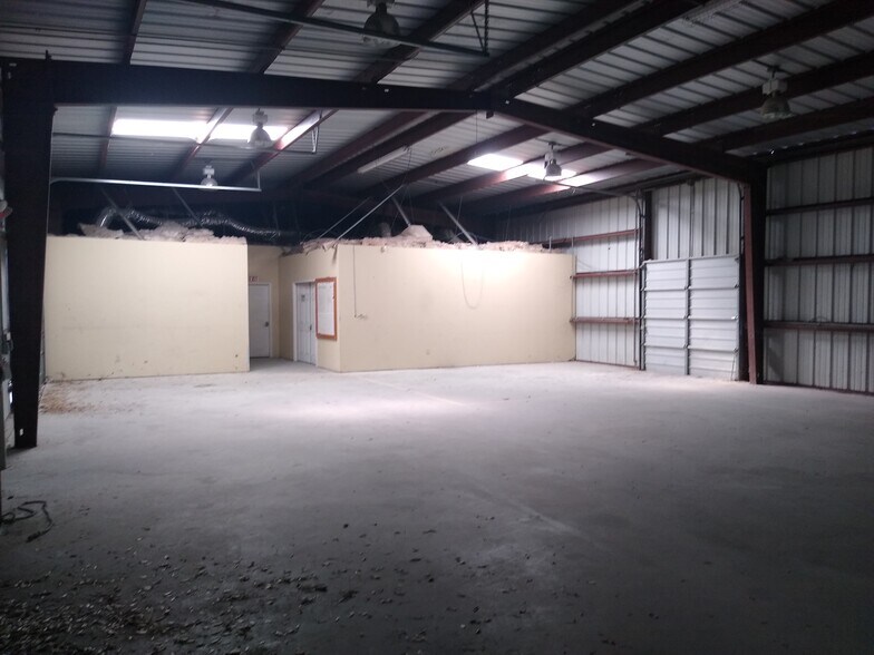 More Photos Of 1959 Saratoga Blvd, Corpus Christi Warehouse For Sale