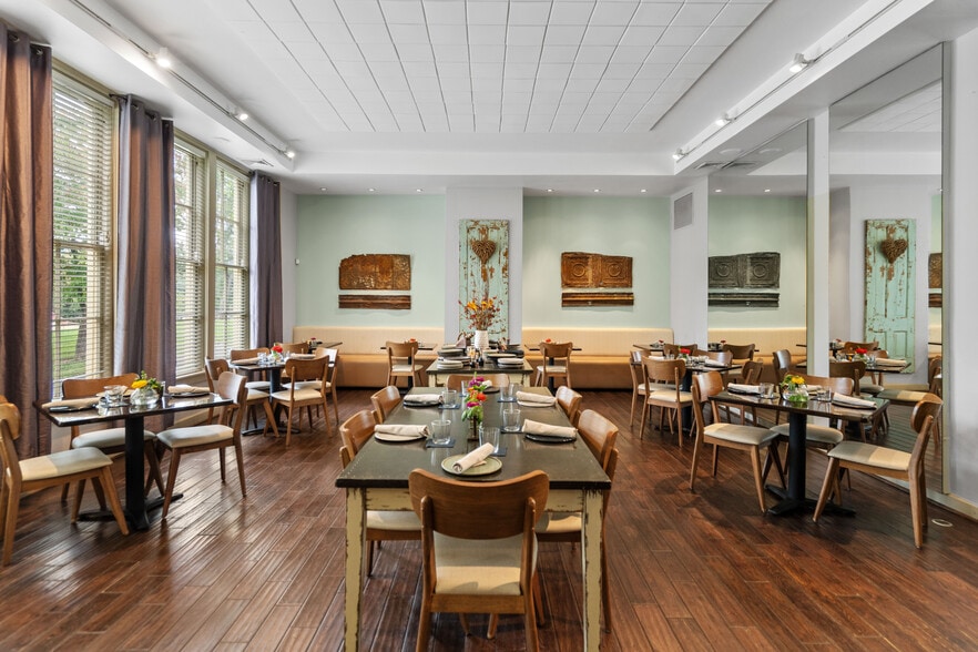 More Photos Of 675 Zachary Taylor Hwy, Flint Hill Hospitality For Sale