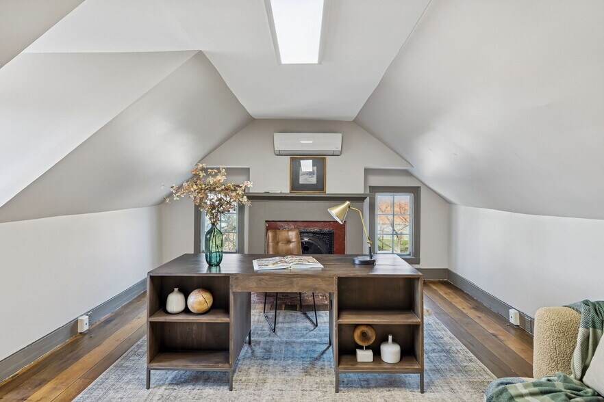 More Photos Of 143 5th Ave S, Franklin Office For Lease
