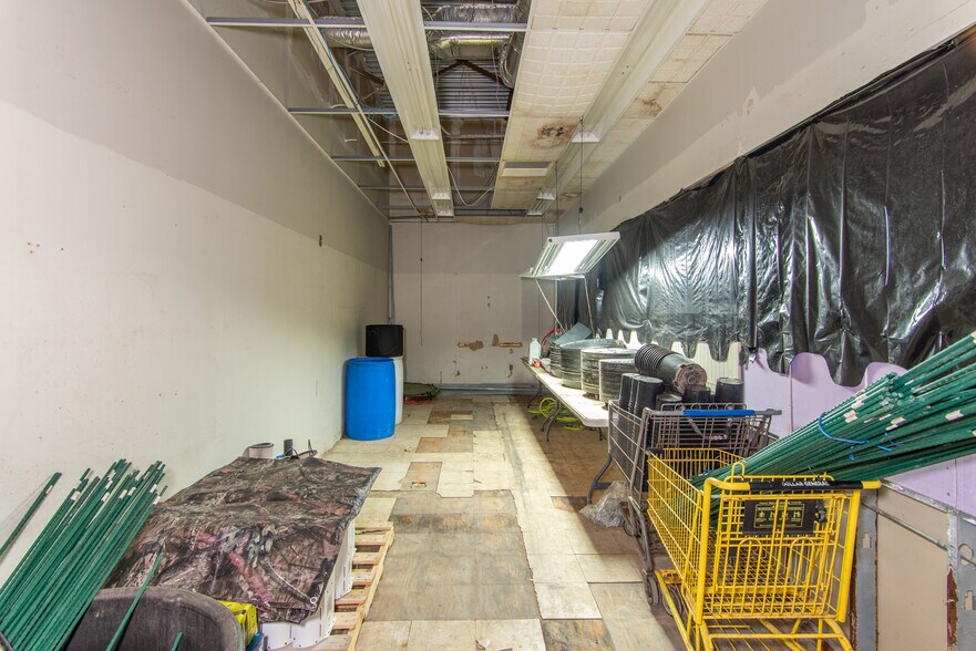 More Photos Of 1115 Genesee ave, Saginaw General Retail For Sale