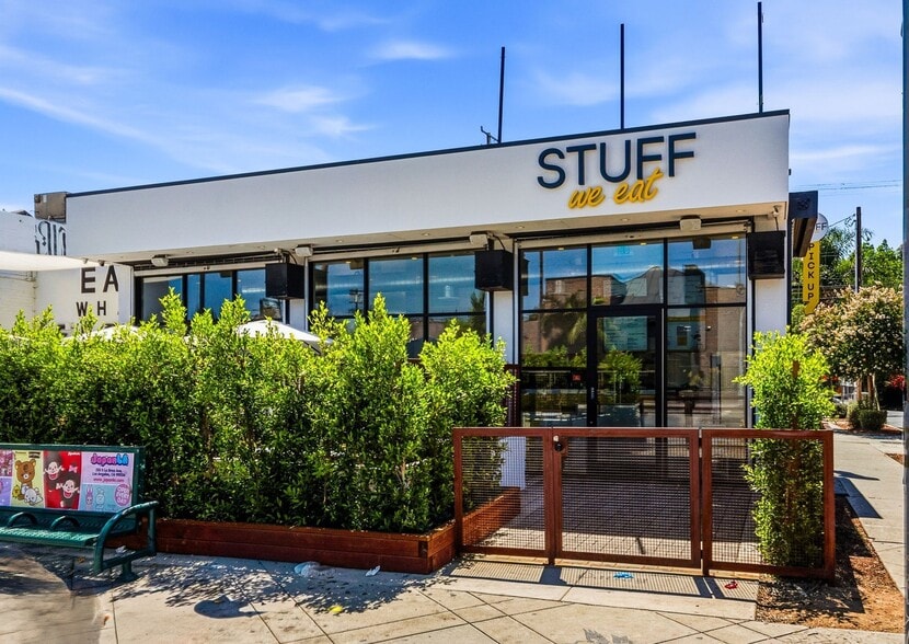 Primary Photo Of 465 N Fairfax Ave, Los Angeles Fast Food For Lease