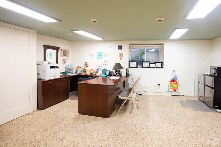 More Photos Of 3 Harbor Rd, Cold Spring Harbor Office For Lease