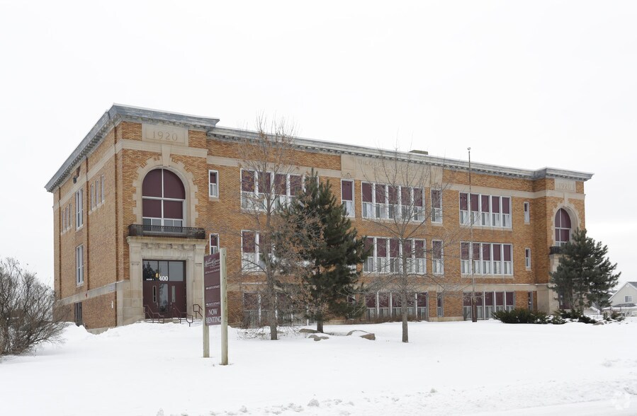 More Photos Of 400 1st Ave SW, Chisholm Apartments For Sale