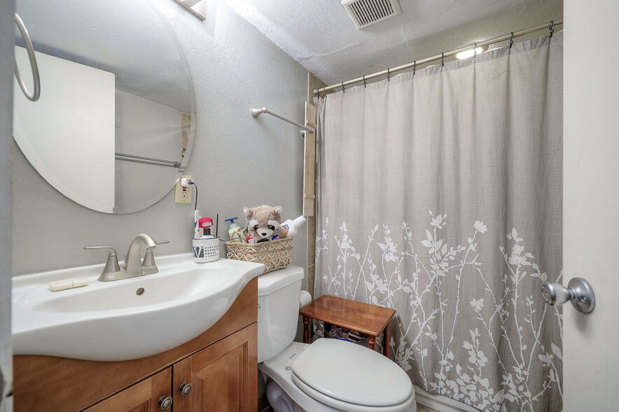 More Photos Of 4226-4228 Locust St, Kansas City Apartments For Sale
