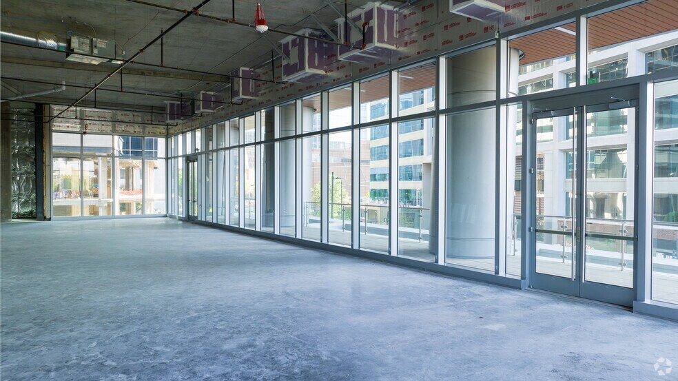 More Photos Of 600 S Tryon St, Charlotte Unknown For Lease