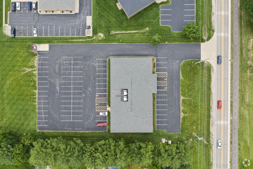 More Photos Of 5050 Old Collinsville Rd, Swansea Office For Sale