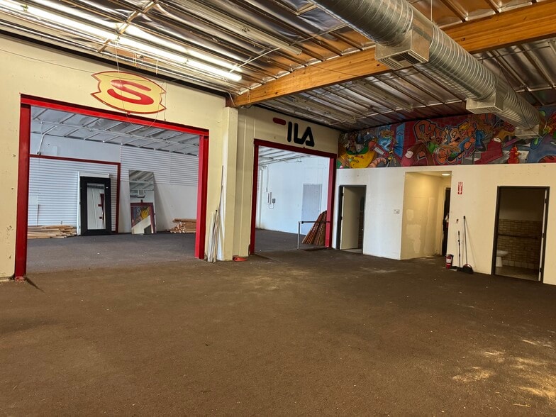 More Photos Of 13161-13245 Harbor Blvd, Garden Grove Restaurant For Lease