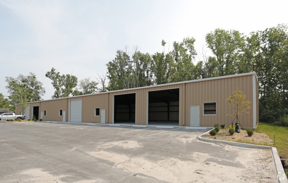 More Photos Of 2258 Constitution Dr, Orange Park Flex For Lease