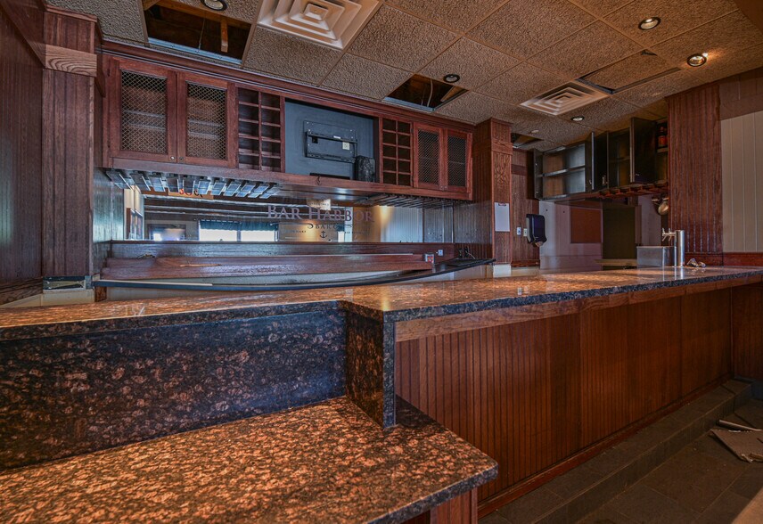 More Photos Of 2675 32nd Ave S, Grand Forks Restaurant For Sale