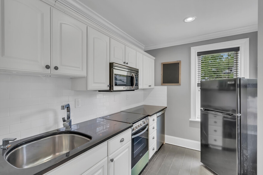 More Photos Of 205 Bay Ave, Highlands Office Residential For Sale