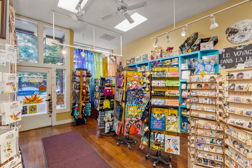 More Photos Of 936 Water St, Port Townsend Storefront Retail Residential For Sale